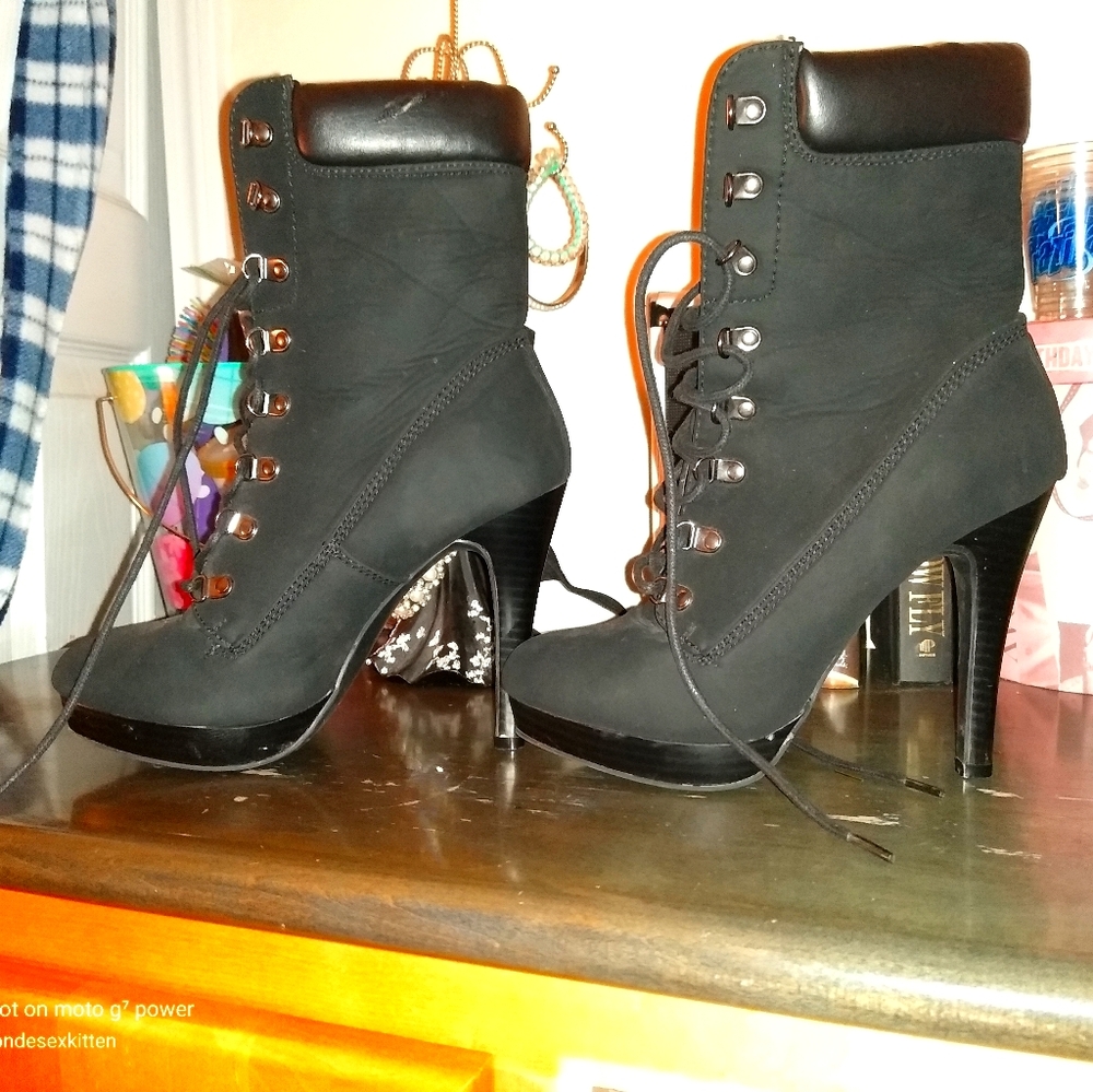 Ankle stilleto boot